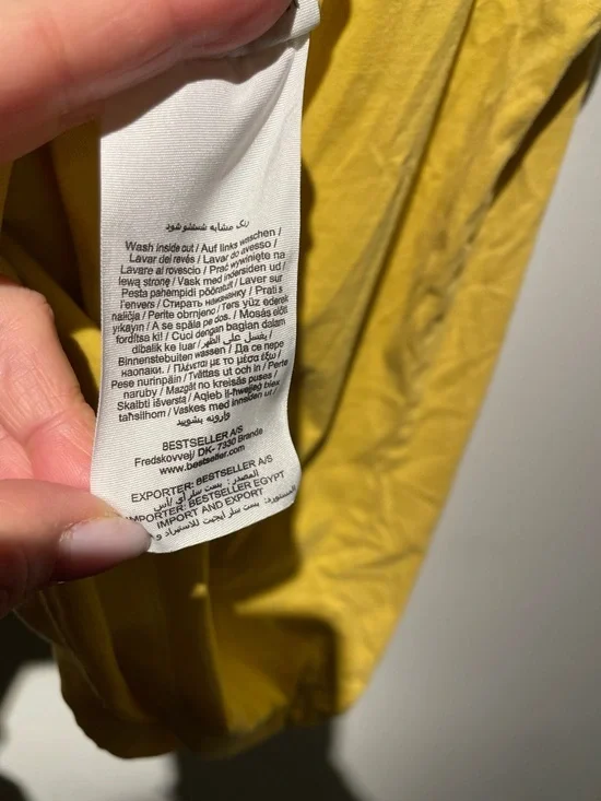 Jack & Jones Men’s Yellow Graphic T-Shirt. - Picture 7 of 7